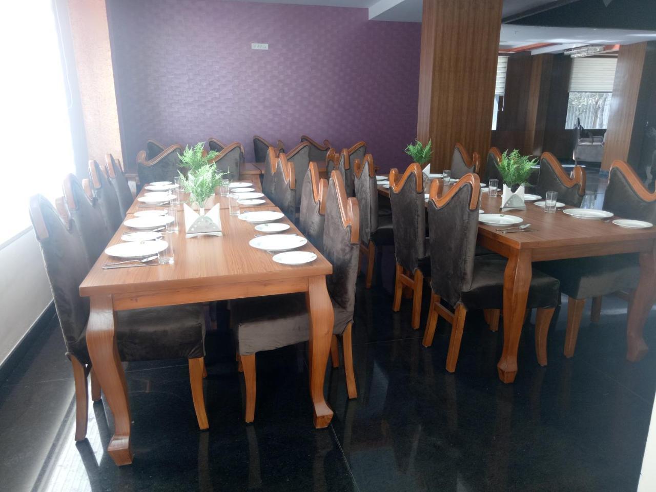 Npg Hotel Yelahanka エクステリア 写真